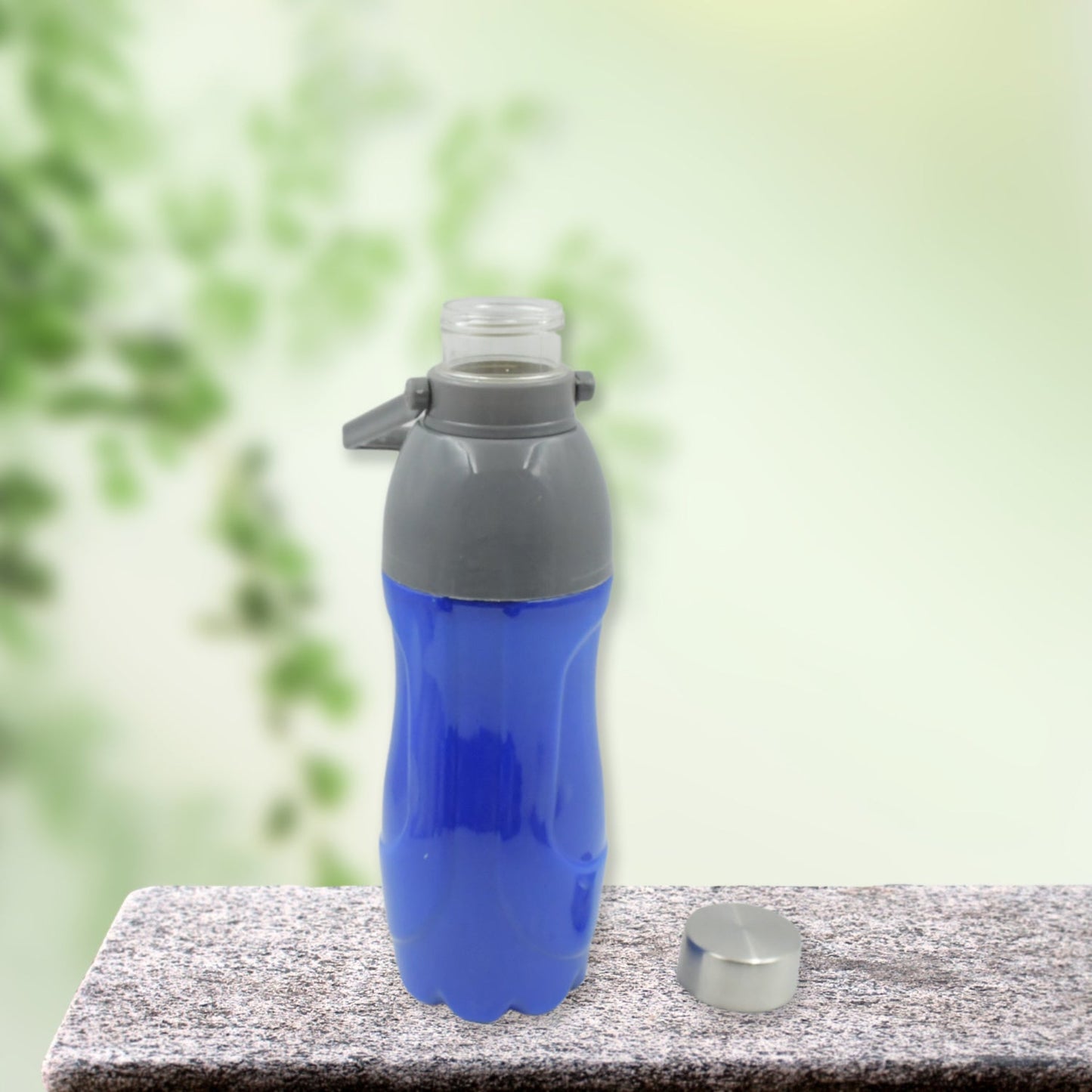 Leakproof insulated plastic sports bottle, 1.8L, BPA-free, mix color.