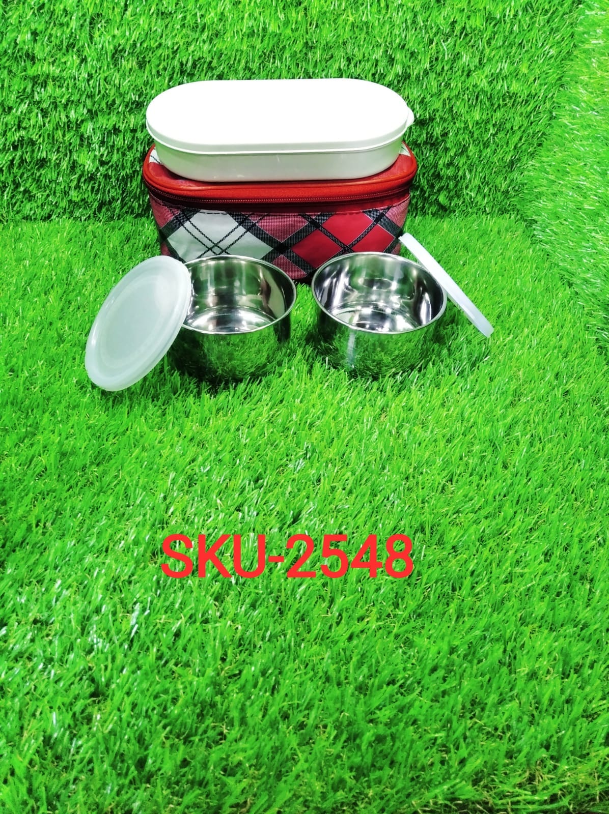 Different angles of stainless steel lunch container set