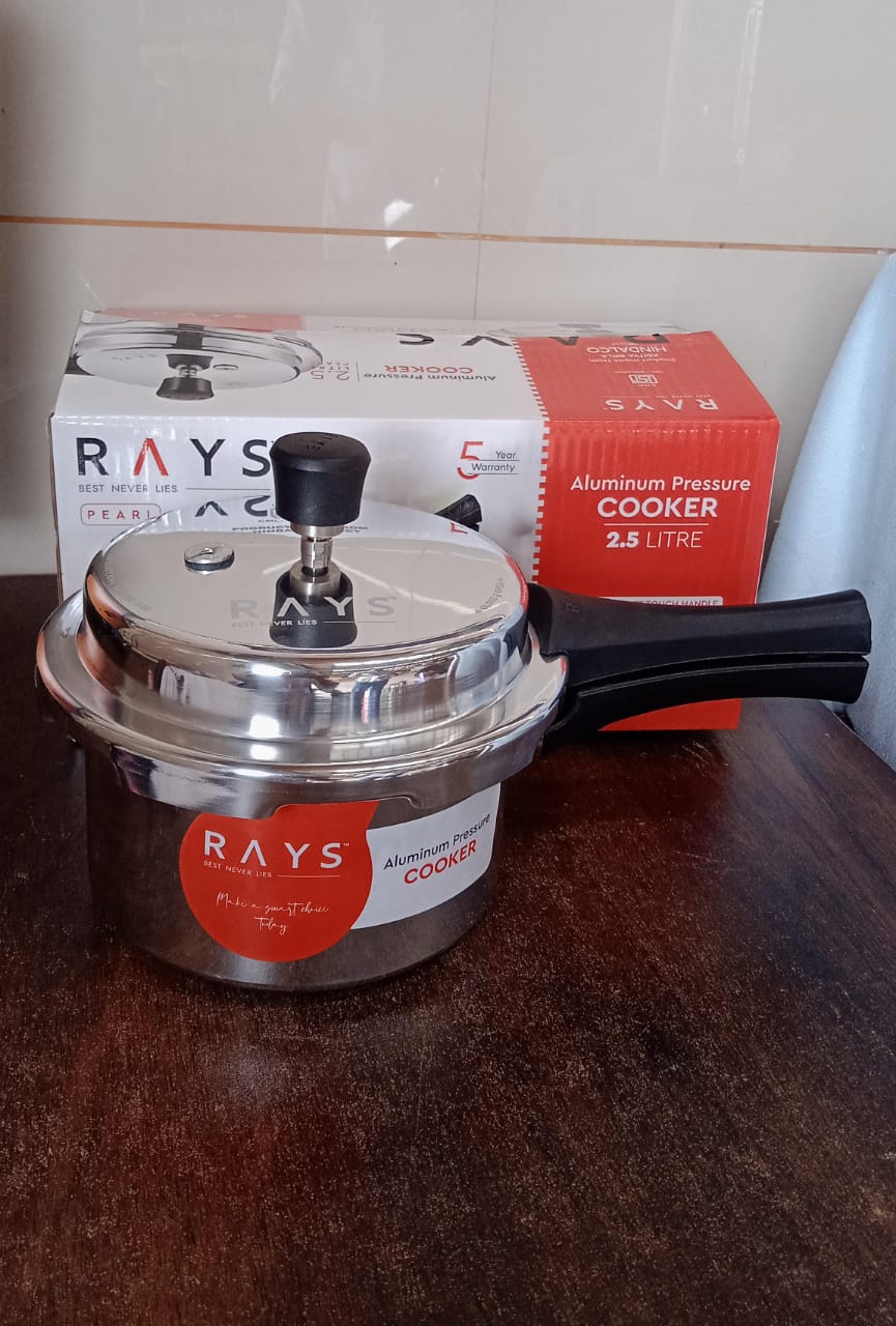 Aluminium Rays Pearl Pressure Cookers With Outer Lid (2.5 Litres / 5-Year warranty)